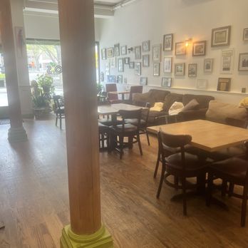 Jolo's - Jolo's Vegan Restaurant inside view facing front door. Comfortable cozy setting . - Vegan Near Me - New Rochelle, New York Jolo's - Jolo's Vegan Restaurant inside view facing front door. Comfortable cozy setting . - Vegan Near Me - New Rochelle, New York