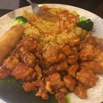 Great Wall - General tso chicken "combo" - Chinese Near Me - Houston, Texas