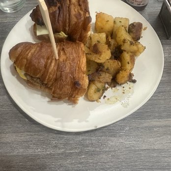 Love Brunch - Breakfast sand which - Juice Bars & Smoothies Near Me - Miami Beach, Florida