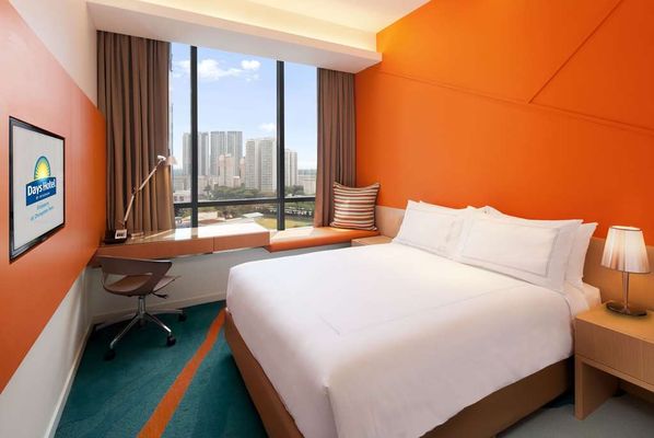 Days Hotel by Wyndham Singapore at Zhongshan Park by null