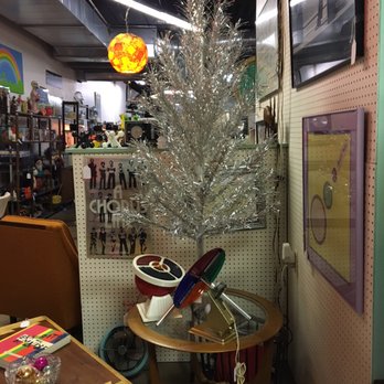 Riverside Centre Antiques - Antiques Near Me - Cincinnati, Ohio