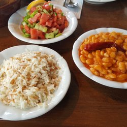 Ali Baba Kanaat Lokantası - Kuru fasülye porsiyonu büyük ama bana biraz fazla yağlı geldi.