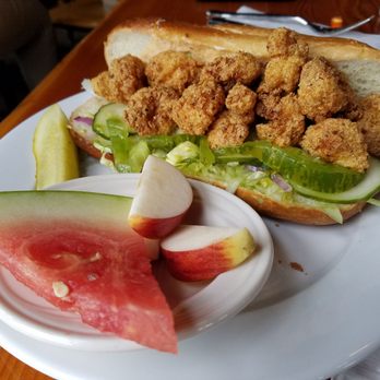 Lake Ave Restaurant & Bar - Shrimp Po' Boy - New American Near Me - Duluth, Minnesota