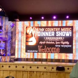 Ebenezer's Barn & Grill - Pretty good show after dinner