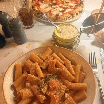 Lemonica - Wine Bars Near Me - Hollywood, Florida