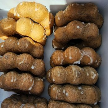 Liliha Bakery - Bakeries Near Me - Honolulu, Hawaii