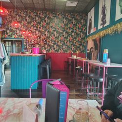 Pinky's Bar - Inside