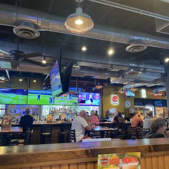 Cold Beers & Cheeseburgers - Inside - American Near Me - Chandler, Arizona