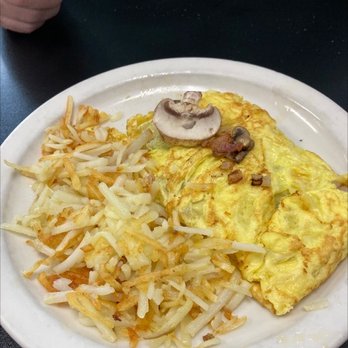 Plaza Inn Restaurant - Senior F omelette - Restaurants Near Me - Ontario, Oregon