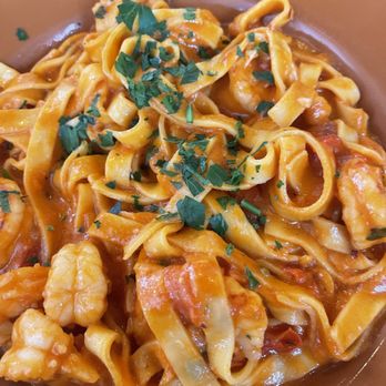 Fabio On Fire - Tagliatelle alla Bolognese with Shrimp - Pizza Near Me - Peoria, Arizona Fabio On Fire - Tagliatelle alla Bolognese with Shrimp - Pizza Near Me - Peoria, Arizona
