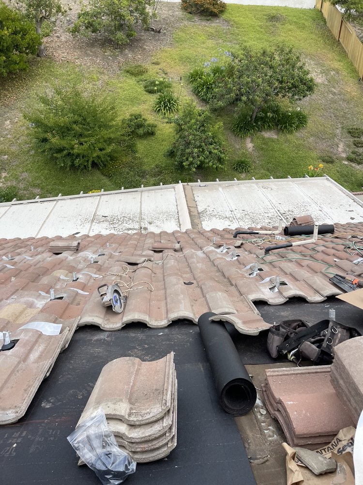 Slide of Hernandez Roofing