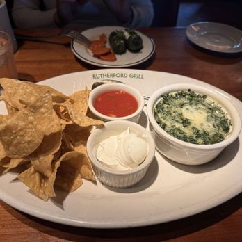 Rutherford Grill - Spinach and artichoke - American Near Me - Rutherford, California Rutherford Grill - Spinach and artichoke - American Near Me - Rutherford, California