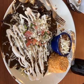 Canasta Kitchen - Mole en pollo - Mexican Near Me - Alameda, California