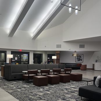 DoubleTree by Hilton Columbus Dublin - Lobby - Hotels Near Me - Dublin, Ohio DoubleTree by Hilton Columbus Dublin - Lobby - Hotels Near Me - Dublin, Ohio