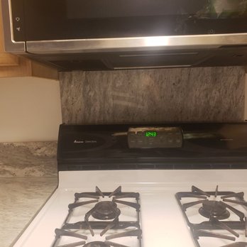 Pipila Stone - Six inch back slash with a granite stove backslash to finish it off wow! - Countertop Installation Near Me - National City, California Pipila Stone - Six inch back slash with a granite stove backslash to finish it off wow! - Countertop Installation Near Me - National City, California