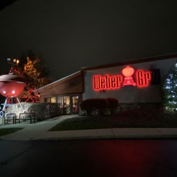 Weber Grill Restaurant - Outside - Barbeque Near Me - Lombard, Illinois