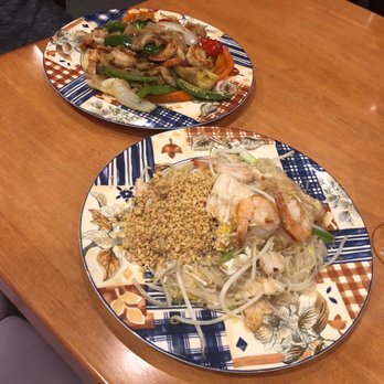 Ruk Mae - Drunken noodles and chicken and shrimp pad Thai. Best pad Thai in the area - Thai Near Me - Stoughton, Massachusetts Ruk Mae - Drunken noodles and chicken and shrimp pad Thai. Best pad Thai in the area - Thai Near Me - Stoughton, Massachusetts