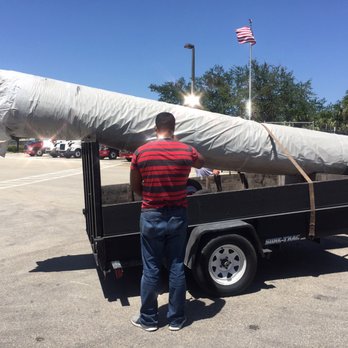 Southeastern Freight Lines - Another customer picking up while we wait for our order. Hmmm safe? - Transportation Near Me - Pompano Beach, Florida Southeastern Freight Lines - Another customer picking up while we wait for our order. Hmmm safe? - Transportation Near Me - Pompano Beach, Florida