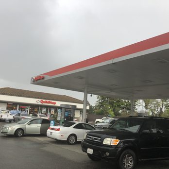Quik Stop - cars parked at a gas station - Gas Stations Near Me - Woodland, California Quik Stop - cars parked at a gas station - Gas Stations Near Me - Woodland, California