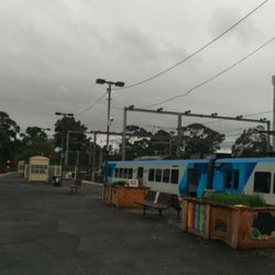 Eltham railway station, Melbourne - Platform