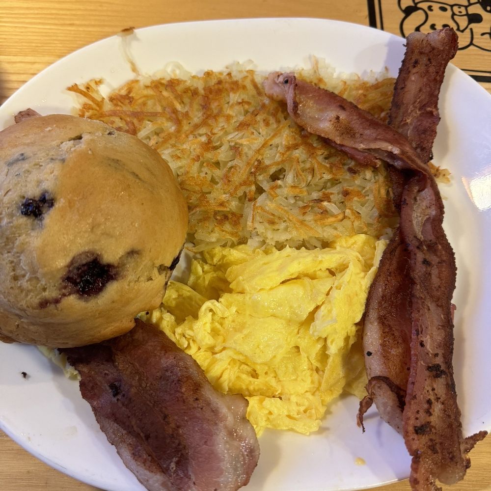 Pig 'N Pancake - Scrambled eggs with really good bacon... - Breakfast & Brunch Near Me - Newport, Oregon