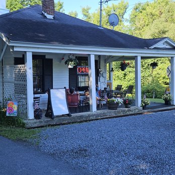 Back on Track Cafe - Breakfast & Brunch Near Me - Broadalbin, New York