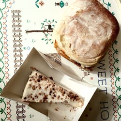 Elizabeth's - Un délicieux sandwich et une part de cheesecake au Granola, emportés pour dégustation at home