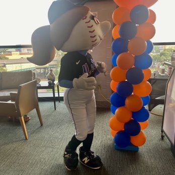 New York Mets - Mrs, Mets - Professional Sports Teams Near Me - Flushing, New York