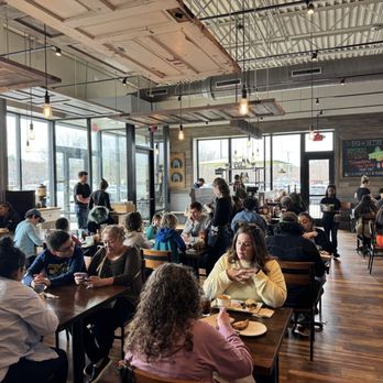 First Watch - Dining room - Breakfast & Brunch Near Me - Chesterfield, Virginia