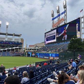 Progressive Field - Scoreboard - Stadiums & Arenas Near Me - Cleveland, Ohio