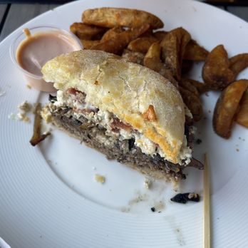 Wingman Birdz + Brewz - Burger - Bars Near Me - Walla Walla, Washington