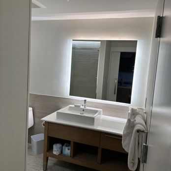 Element Chelmsford - Bathroom - Hotels Near Me - North Chelmsford, Massachusetts Element Chelmsford - Bathroom - Hotels Near Me - North Chelmsford, Massachusetts