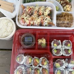 Ta Ke Sushi - Salmon/avocado, tuna/avocado, Charlottetown roll, and deep fried California roll