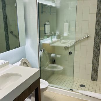Hyatt Place Page - Bathroom with a good shower - Hotels Near Me - Page, Arizona Hyatt Place Page - Bathroom with a good shower - Hotels Near Me - Page, Arizona