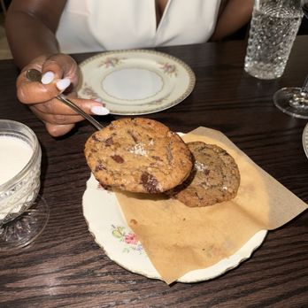 Oliver’s - Cookies and milk - Seafood Near Me - Chicago, Illinois Oliver’s - Cookies and milk - Seafood Near Me - Chicago, Illinois