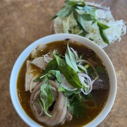 Pho Saigon - Bún bò Huế (regular) - wish their pork legs were tender!