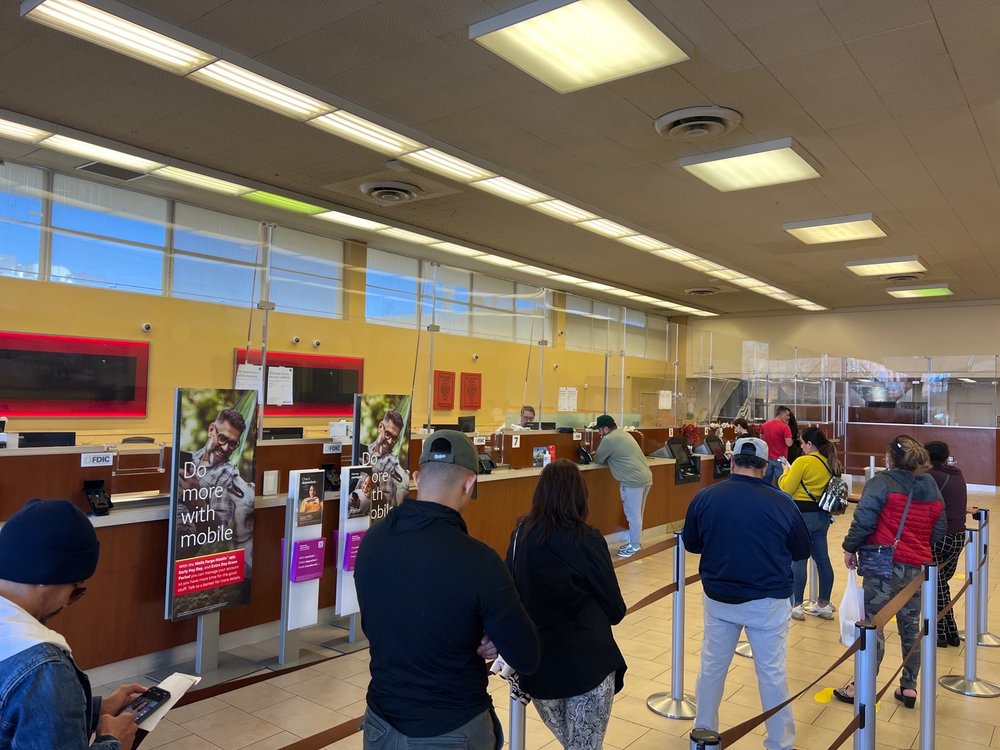 WELLS FARGO BANK Updated August 2024 75 Reviews 18400 Sherman Way