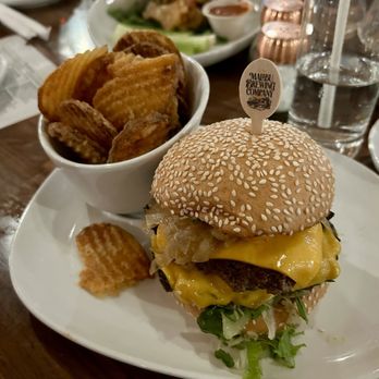 Malibu Brewing - Burger - Breweries Near Me - Malibu, California