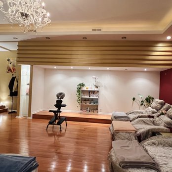 Herb & Gem Spa - Foot Reflexology & Chair massage - Massage Near Me - Philadelphia, Pennsylvania