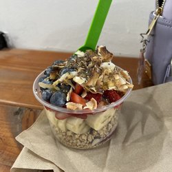 Berry Divine Acai Bowls - Sedona Traditional Bowl Sedona Traditional Bowl