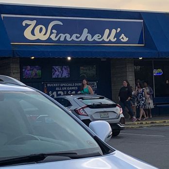 Winchell's - cars parked in front of the store - American Near Me - Lexington, Kentucky