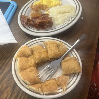 Famous Amos Restaurant - Kids wagon wheel - American Near Me - Jacksonville, Florida