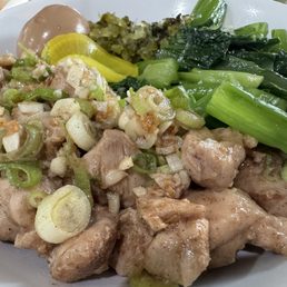 Scallion chicken (蔥油雞) Scallion chicken (蔥油雞)