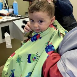 Babies first hair cut