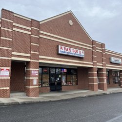 Van Loi II Vietnamese Restaurant & Chinese BBQ - Front (many parking spaces)