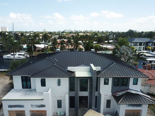 Advantage Roofing & Inspection Logo