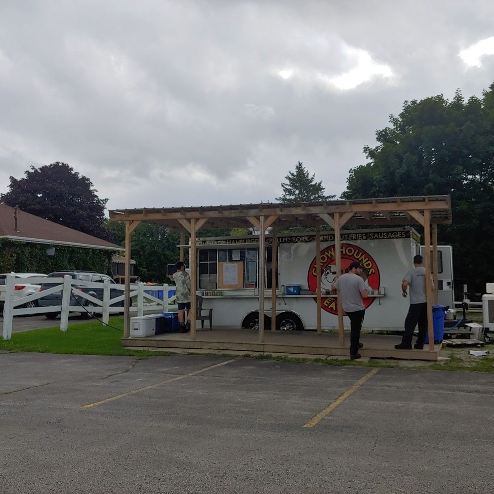 Chow Hounds Eatery - Lot - Food Trucks Near Me - Acton, Ontario