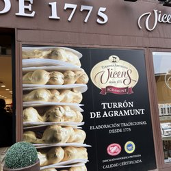 Torrons Vicens - Sign out front
