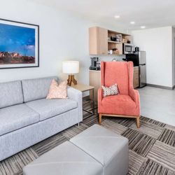user provided Hilton Garden Inn Albuquerque Uptown photo
