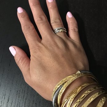 Bella Lux Nails & Spa - Gel manicure by Lee - Nail Salons Near Me - Glen Allen, Virginia
